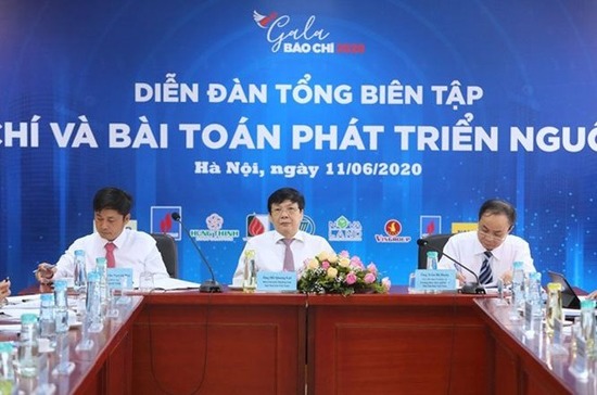 Nhiều Tổng biên tập đồng thuận với việc “thu phí báo điện tử”